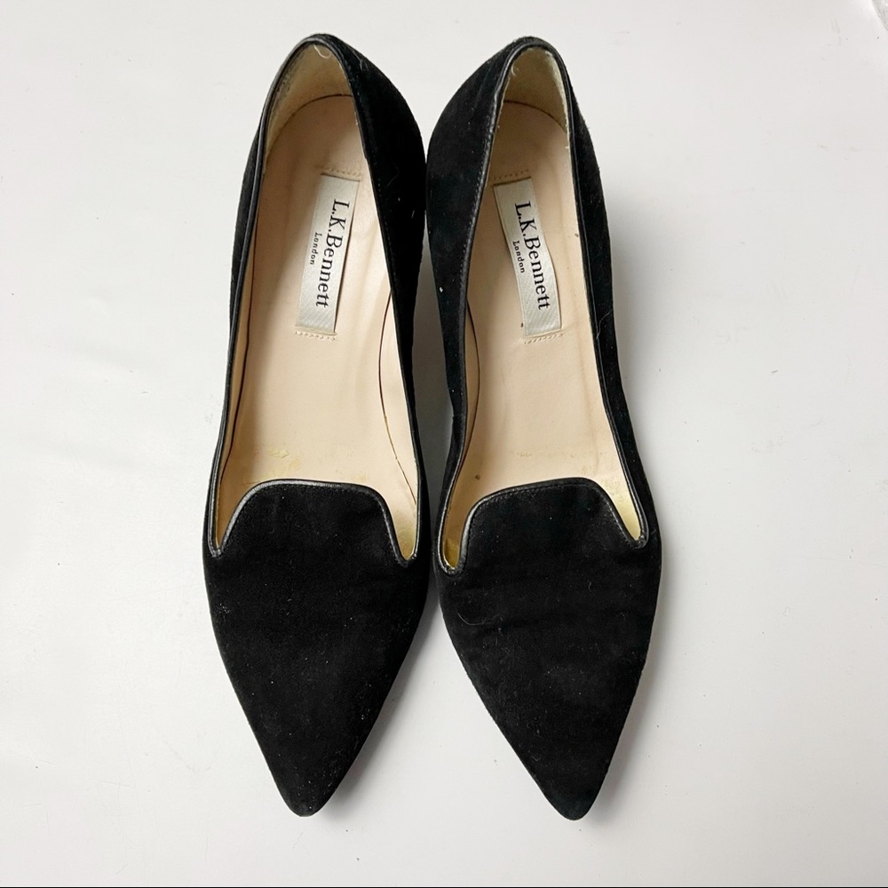 Chic Elegance: Pointed Toe Kitten Heel Pumps